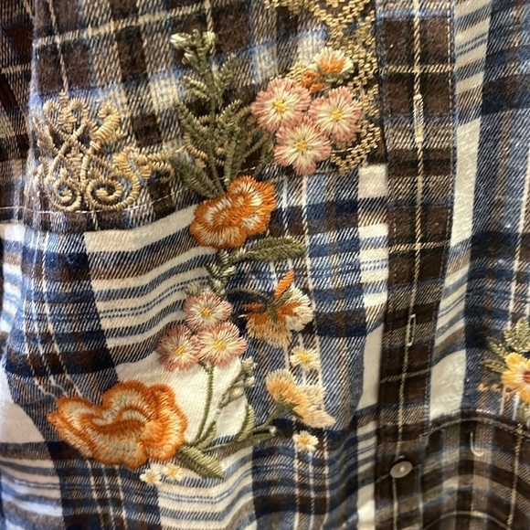 NWT paparazzi flannel size medium hand crocheted pattern shabby chic - Picture 3 of 10